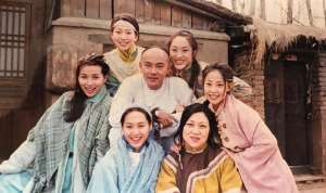 天龙八部钟灵(难怪段誉必须三妻四妾，你看王语嫣、钟灵、木婉清的历史原型是谁)