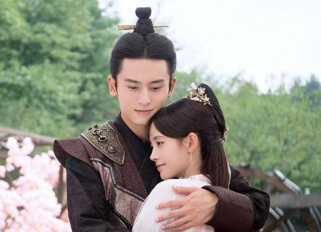 张哲瀚早期评论鞠婧祎内容被扒，道德品行也有问题，经不起细扒