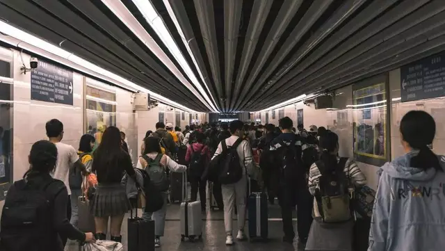 最后四天！回家过年，出站口见！