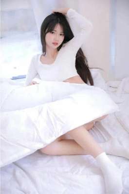 牛奶肌(美女写真：纯欲，牛奶肌少女～)