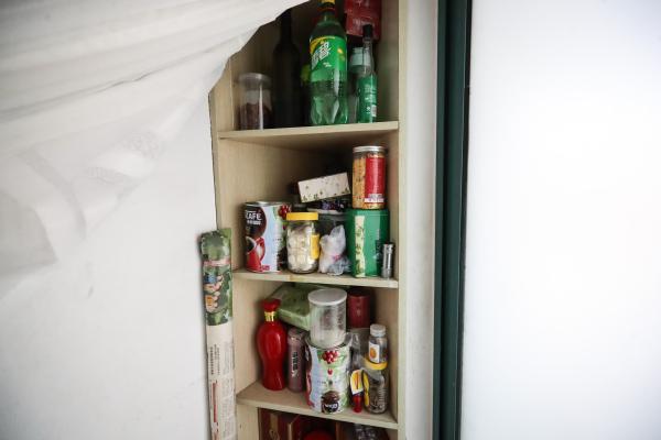 上海有幢“纸片楼”，墙面最窄20厘米，立繁华街口！走进居民家里，看到……