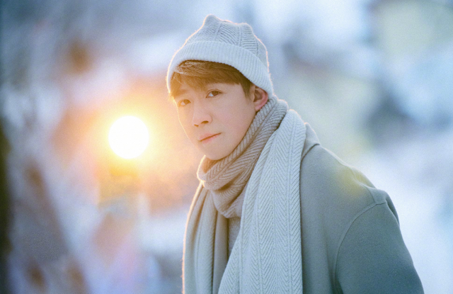 俞灏明与女友韩国甜蜜约会，王晓晨大方晒照，在一起一年超稳定