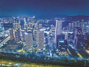 余洁(光明区全面提升夜景灯光效果，营造热烈春节氛围)