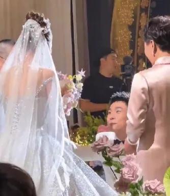 恭喜！德云社演员张九南结婚，张鹤伦主持，张云雷郎鹤炎等人见证