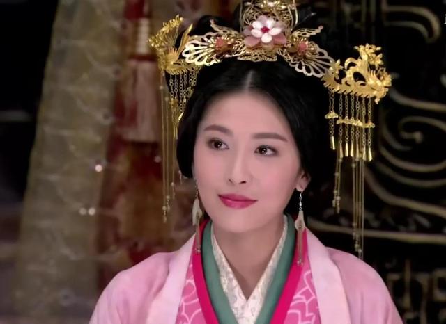 丫鬟相就别硬演公主了，让这6位女星告诉你，“金枝玉叶”是啥样