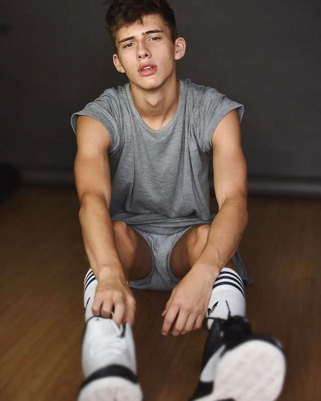 超级少年感的巴西男孩Lucca Schlenker