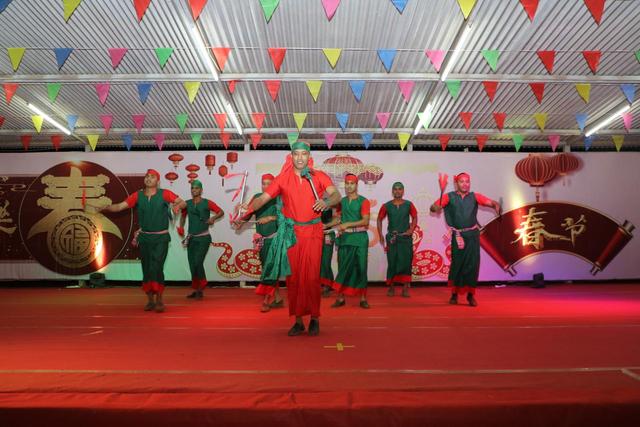 中国“蓝盔”的海外中国年