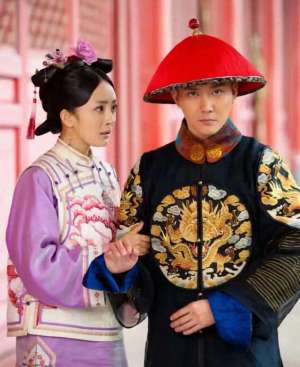 冯绍峰年龄(我去47岁冯绍峰长相大变样,差点没认出来,网友:面相怪怪的)