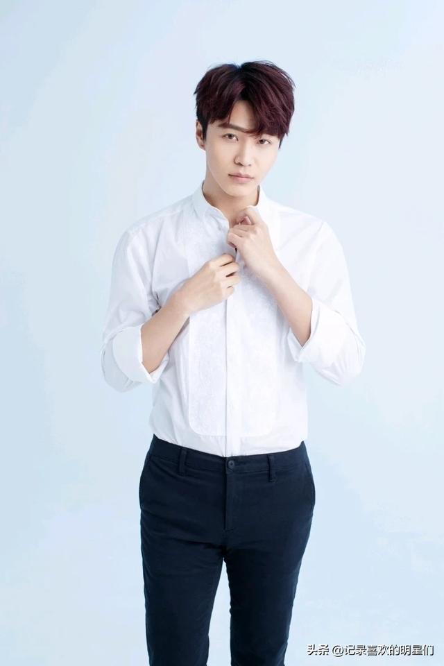孟瑞自带贵族气质，阳光帅气迷人十足。演技精湛，才华横溢！