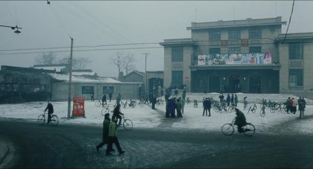 《站台》：贾樟柯的平民史诗