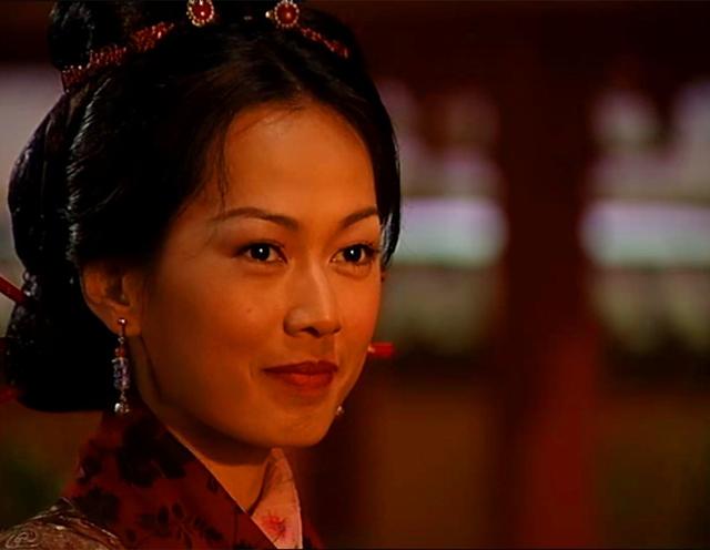 被男友骗4亿、开按摩店，都是惊艳童年的新加坡女星，境遇大不同