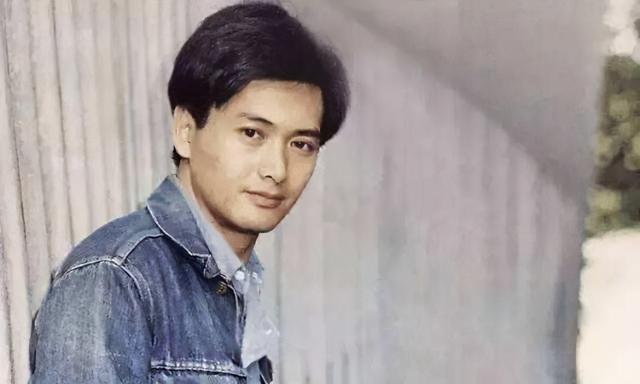 当年周润发为报知遇之恩，拍出了这部港片，却不小心成为了经典