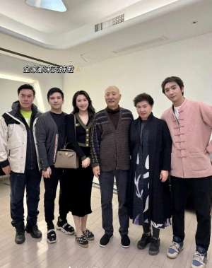 陈佩斯身高多少(陈佩斯兄妹罕见同框妹夫张山站边上，外甥女仍然避不开陈家基因)