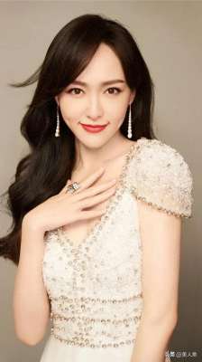 中国最瘦的人(中国娱乐圈最瘦女明星榜单大揭秘：她们的瘦身方式与美丽故事)