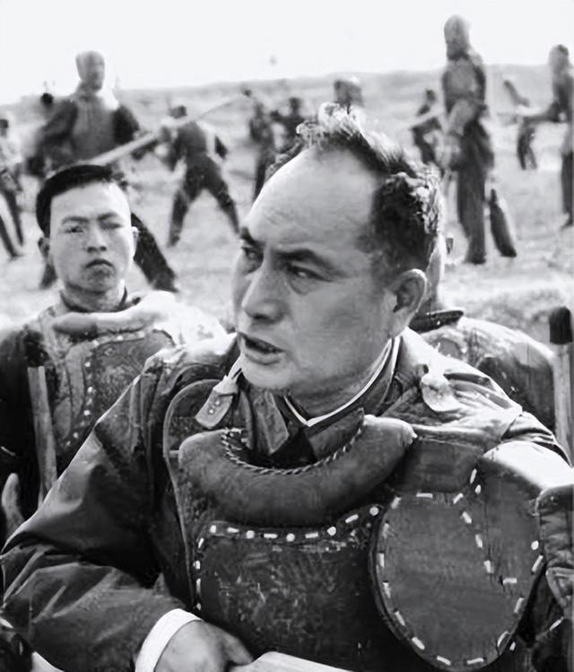 原127师政委，曾是张万年的搭档，71年拒绝提供火焰喷射器