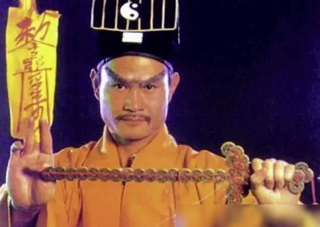 参演林正英僵尸片的10位演员，钱小豪脱相认不出，楼南光迁居内地