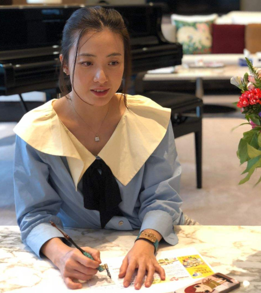 “小娱记”甘比：战败N个一线女星，击溃吕丽君，终成400亿女富豪