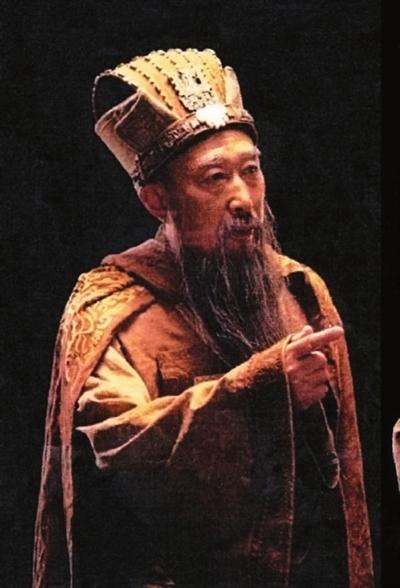 退休不“息影”，银发族逐梦演艺圈 《流浪地球2》《剩女也疯狂》都有他们的身影