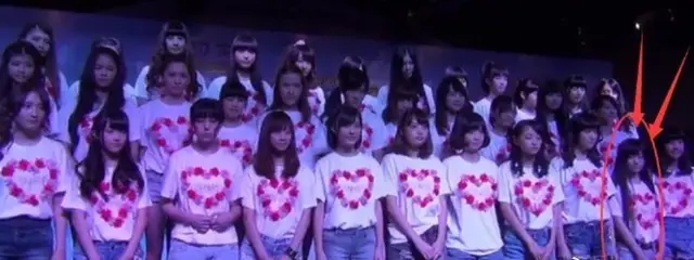 鞠婧祎罕见旧照曝光，面目扁平发量少被队友艳压，三人变化有点大