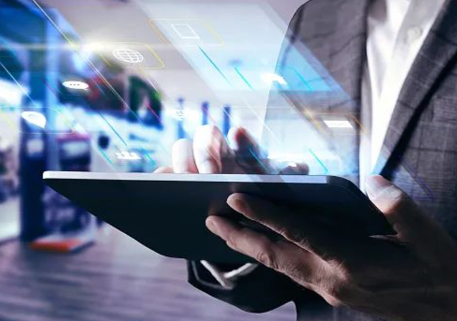 将中国形容为“法西斯”,这个女汉奸太猖狂!