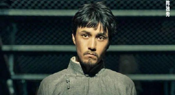 连续8天都拿下冠军，《1921》凭什么能让人“痴迷”？