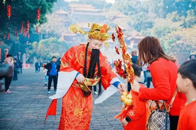 春节后话——“派利是”应该派到多少岁？