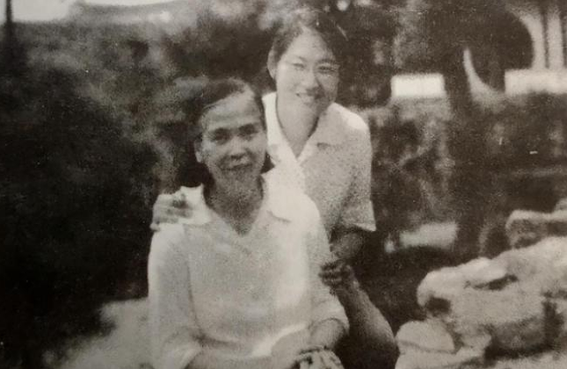 1975年,孔令华在上海会见贺小平,谈起女儿孔东梅:我有一个要求
