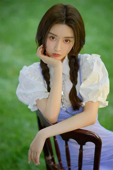 周麟嘉,迷人写真,彰显性感魅力!