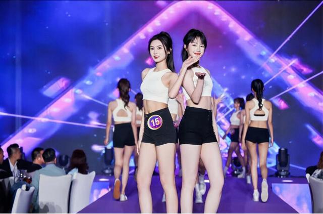 湖北姑娘华子轩夺冠，2024世界旅游文化小姐中国总决赛广州收官