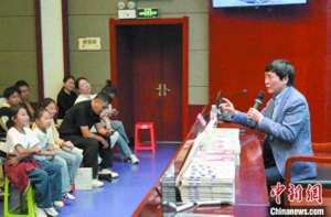 曹文轩(曹文轩：阅读是最甜蜜的事情)