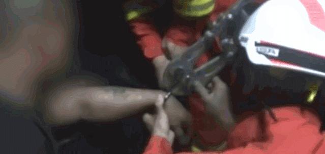 “喂，119吗？我是110…”