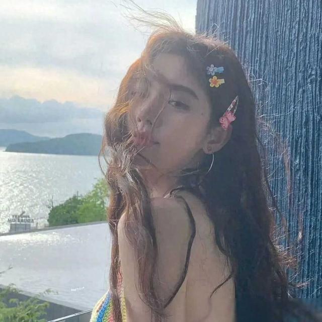 纯欲女生照片 纯欲风的女生头像ins 2024女生头像ins高级质感纯欲风