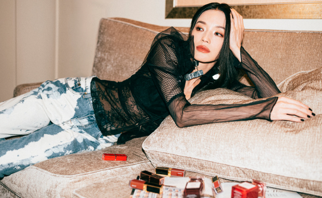 19岁舒淇拍“全裸写真”“三级片”一脱成名，老板亲自上场