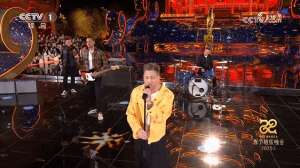 欧美摇滚乐队(外国乐队首次亮相春晚：“黄鹤楼前数星星”，主唱酷爱热干面)