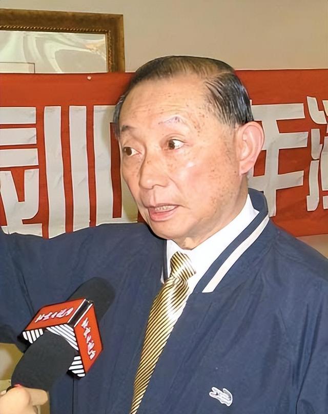 传奇花旦”李玉刚的成名史，艳比妖姬却皈依佛门，他经历了什么