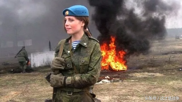 肤白貌美大长腿，战斗民族出美女，揭开俄罗斯女兵神秘的面纱