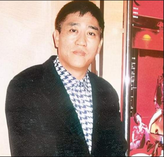 “大哥”柯受良去世18年后，刘德华、张学友照顾其妻儿怎样了？