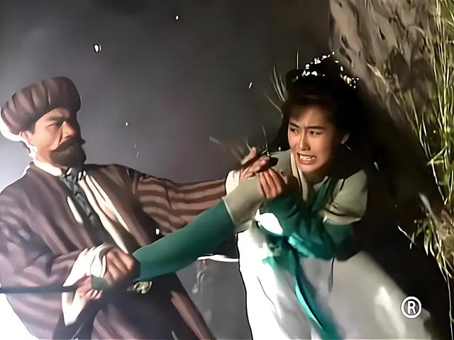 桃花岛巨变，郭靖疯狂死磕黄药师，得知欧阳锋是真凶后为何不叫了