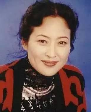 “前半生”拜金骂街揍女婿，戏外嫁台湾男星，曲剧皇后子君妈才是女一号