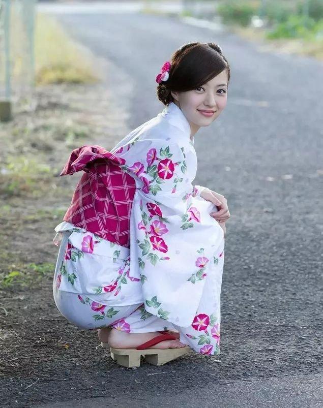 日本女人穿和服，方便“啪啪啪”还是为了防出轨？原来是误解