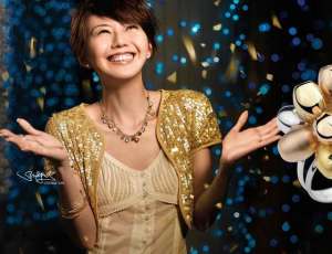 蔡徐坤华晨宇(蔡徐坤销量超越华晨宇:华语乐坛的无限风光和悲凉光景)