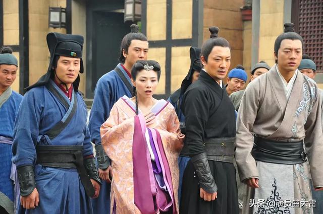 影星曲大雷现身浙江宁波象山影视城