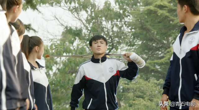 看一次哭一次!贾玲把她巅峰时期的小品拍成电影,沈腾是男主角