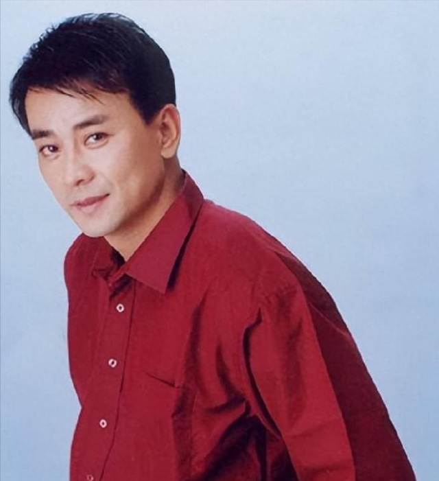 演员罗钢：娶小23岁郝蕾，陪娇妻战胜家族遗传病，48岁老来得子