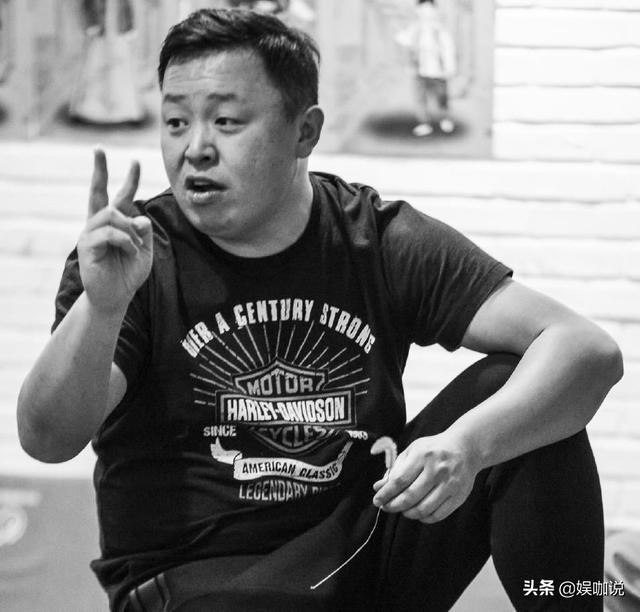 封箱庆典：阎鹤祥“退出”德云社，郭德纲带病演出并庆生