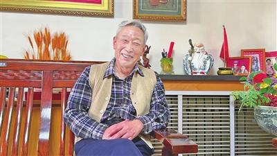 退休不“息影”，银发族逐梦演艺圈 《流浪地球2》《剩女也疯狂》都有他们的身影