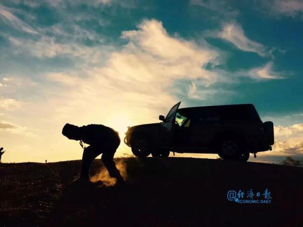 多年父子成兄弟