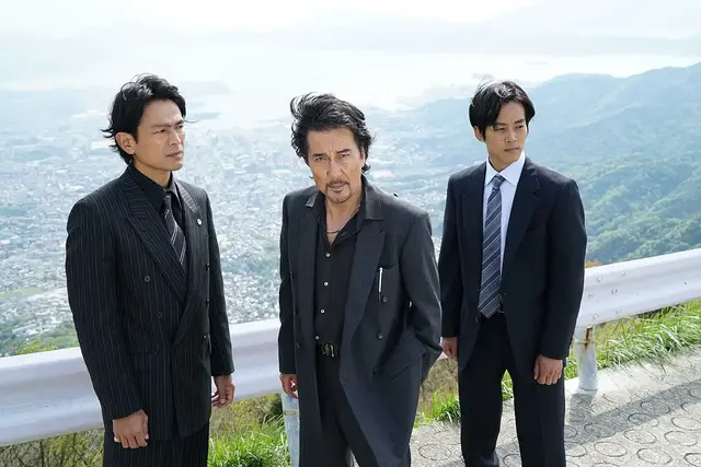 血腥、残暴、尺度，《孤狼之血》太精彩，堪称日本黑帮电影典范