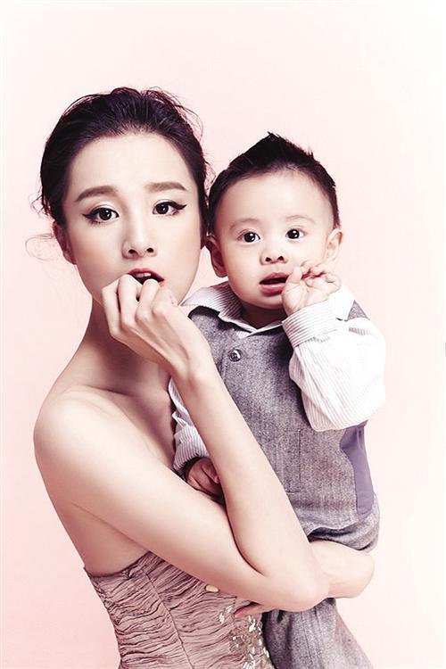 陈龙老婆章龄之