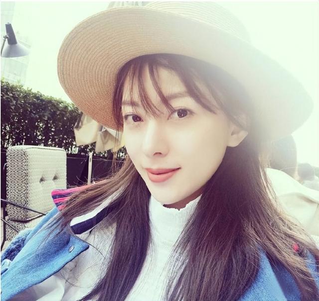 星途坎坷的薛之谦：高调与前妻复合，前女友爆料让他人设坍塌